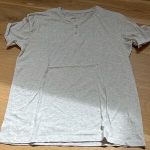 Old Navy men’s shirt